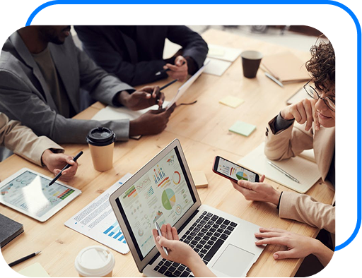 Equipe da ByteCore em reunião de planejamento estratégico